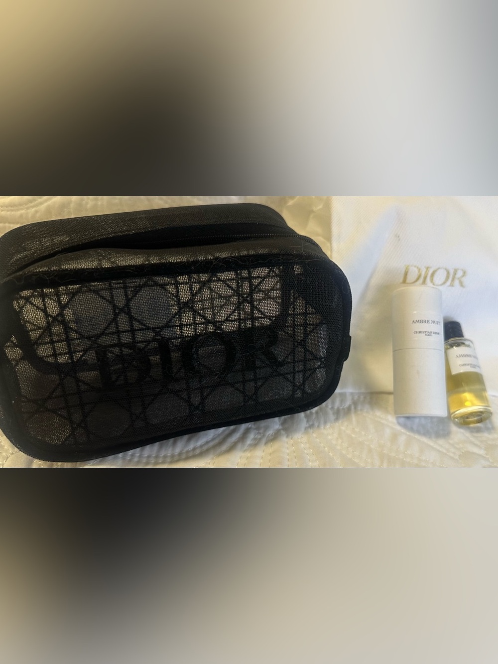 🖤🖤Pretty Dior New in Box Cosmetic Pouch with Luxury Perfume Sample🖤🖤